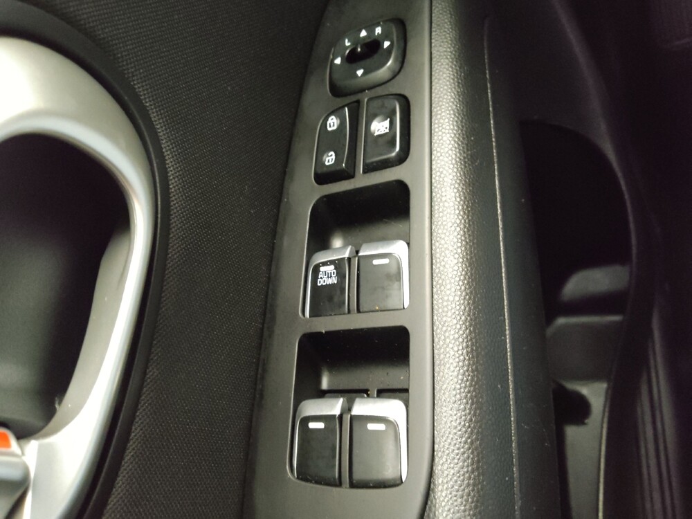 2017 Kia Soul in Des Moines, IA 50310 - 18101127 27