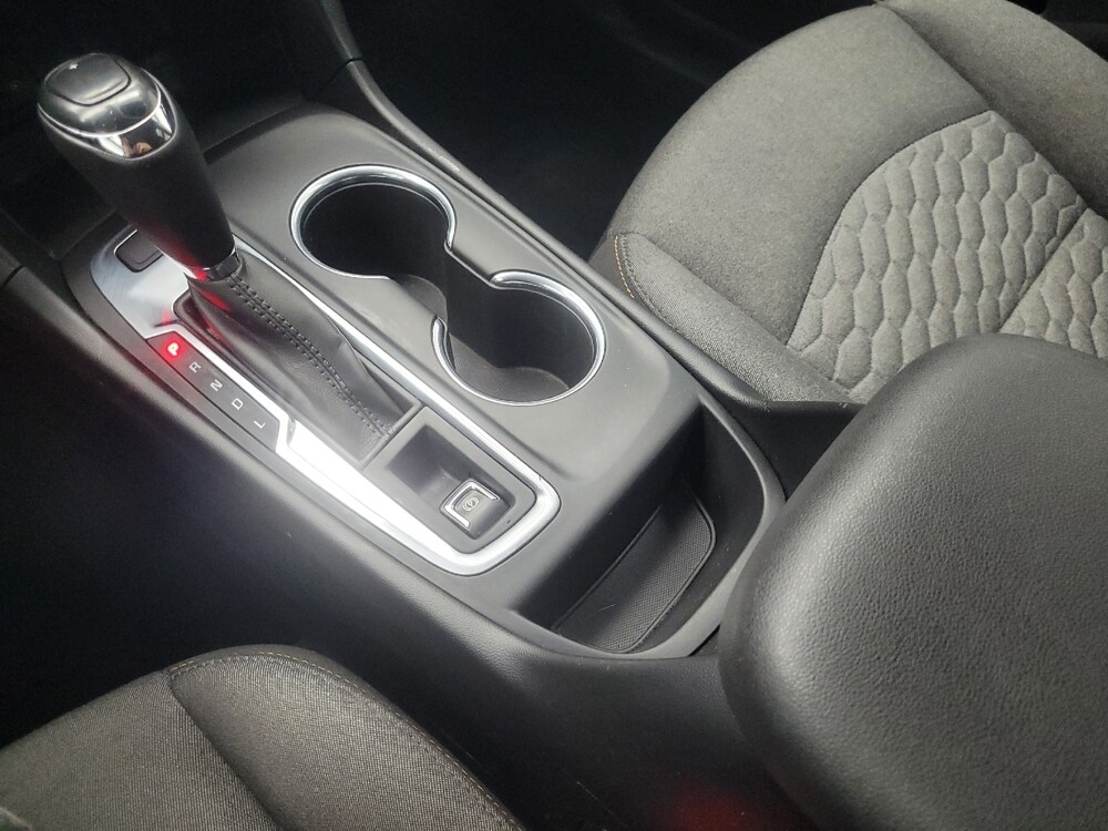 2018 Chevrolet Equinox in Indianapolis, IN 46219 - 18101132 26