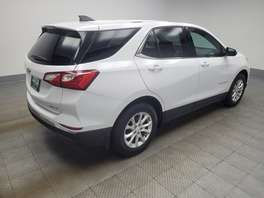 2018 Chevrolet Equinox in Indianapolis, IN 46219 - 18101132 10