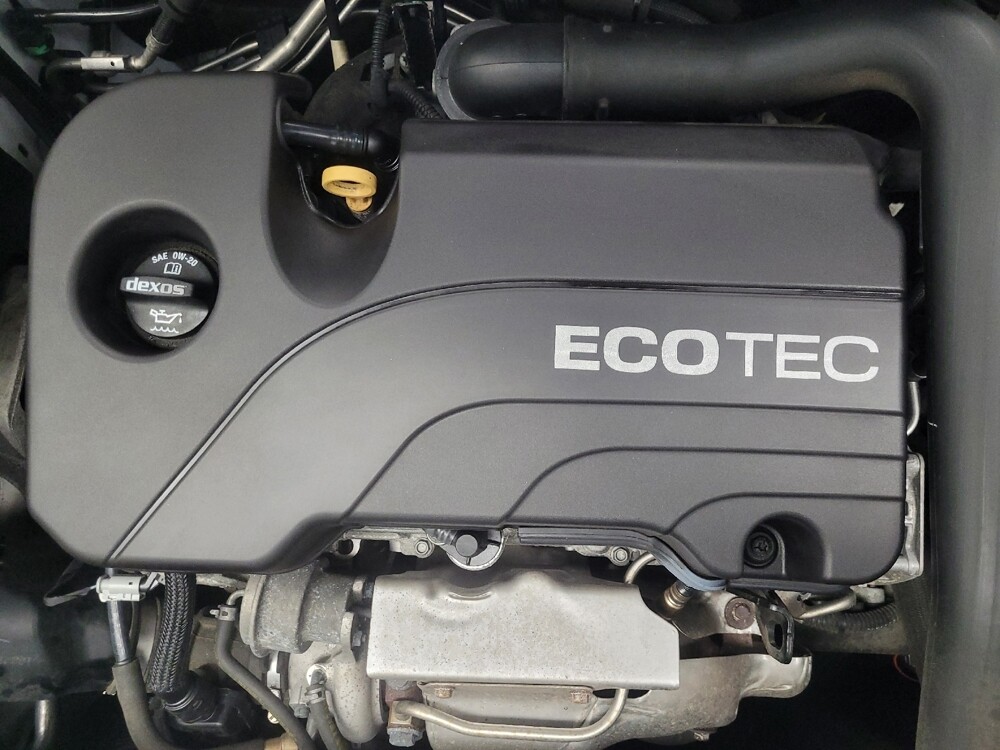 2018 Chevrolet Equinox in Indianapolis, IN 46219 - 18101132 30