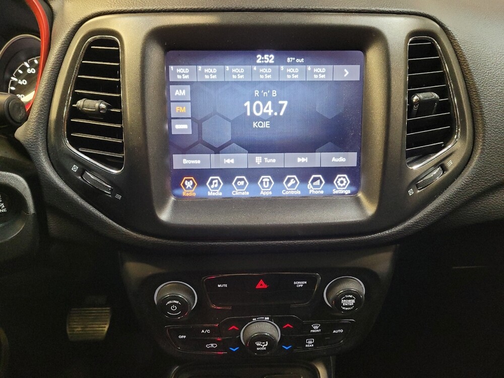 2018 Jeep Compass in Downey, CA 90241 - 18101141 25