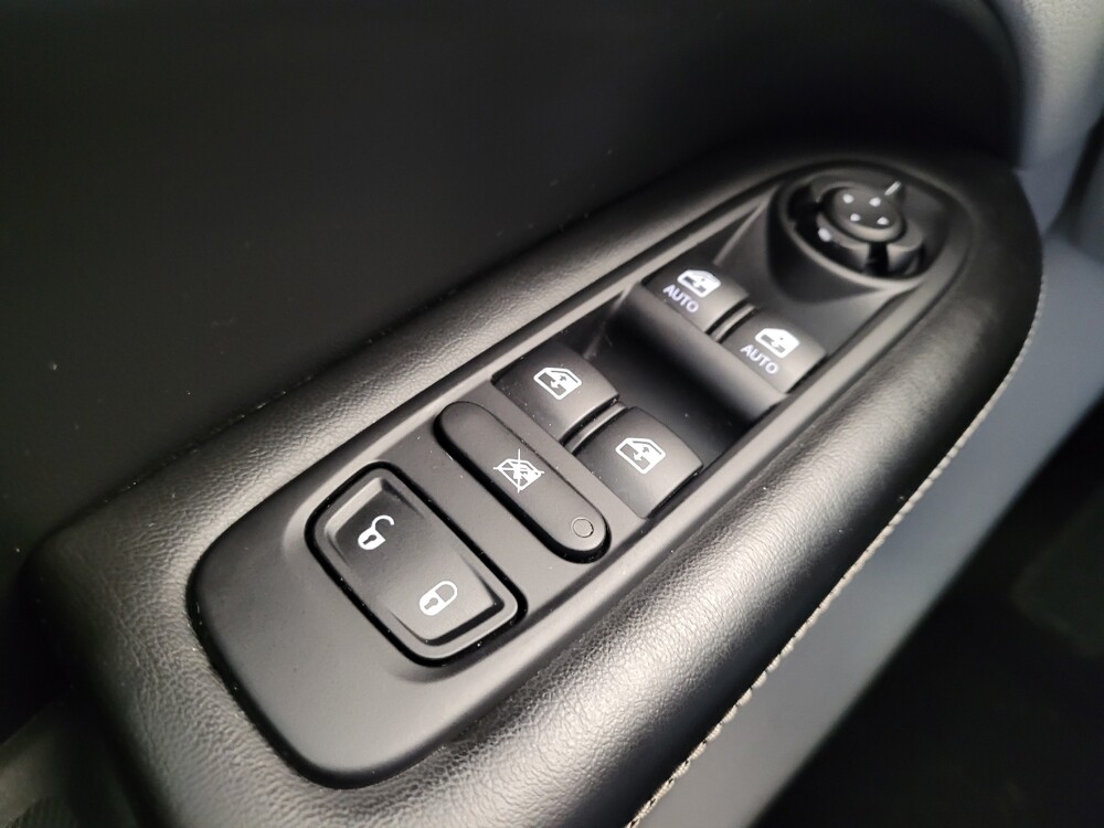 2020 Jeep Compass in Columbus, OH 43228 - 18101143 27