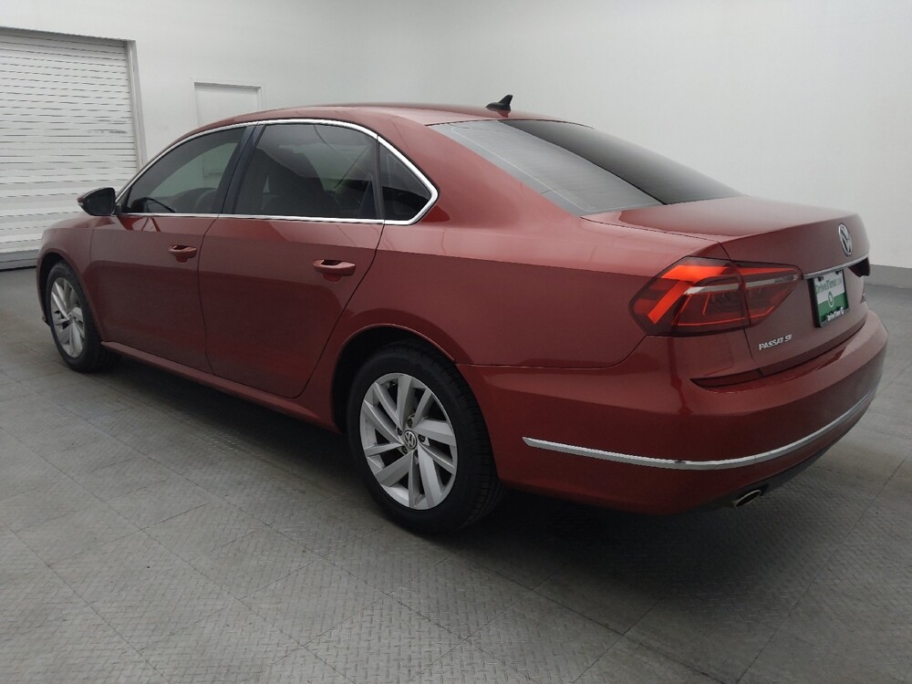 2018 Volkswagen Passat in Kissimmee, FL 34744 - 18101165 5