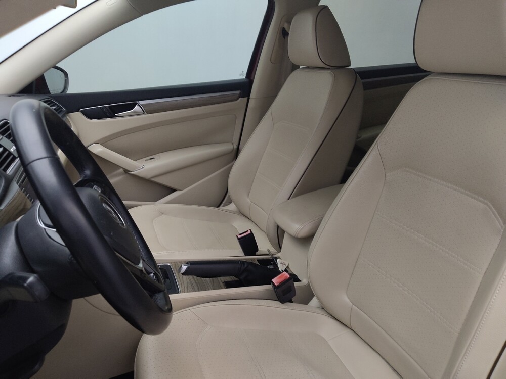 2018 Volkswagen Passat in Kissimmee, FL 34744 - 18101165 17