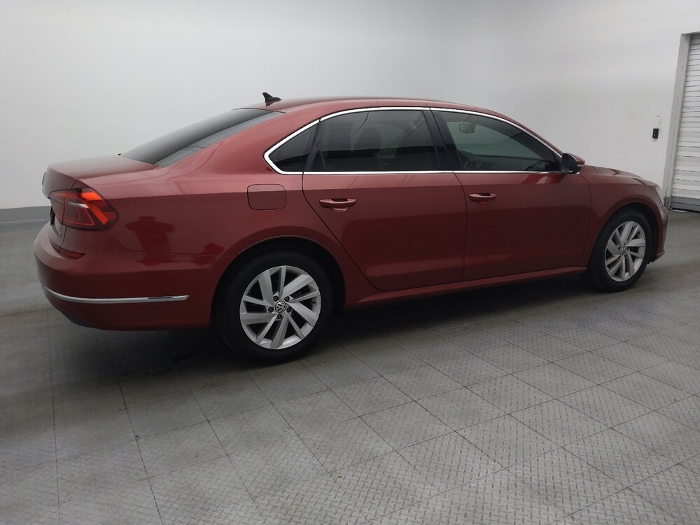 2018 Volkswagen Passat in Kissimmee, FL 34744 - 18101165 10