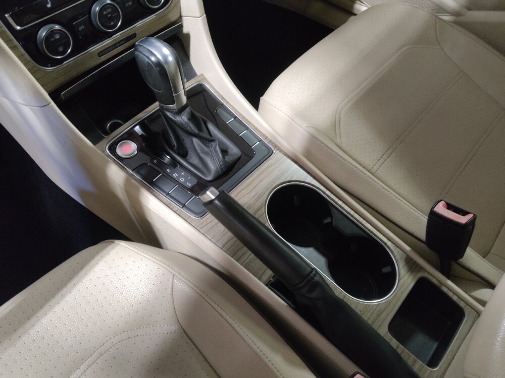 2018 Volkswagen Passat in Kissimmee, FL 34744 - 18101165 26