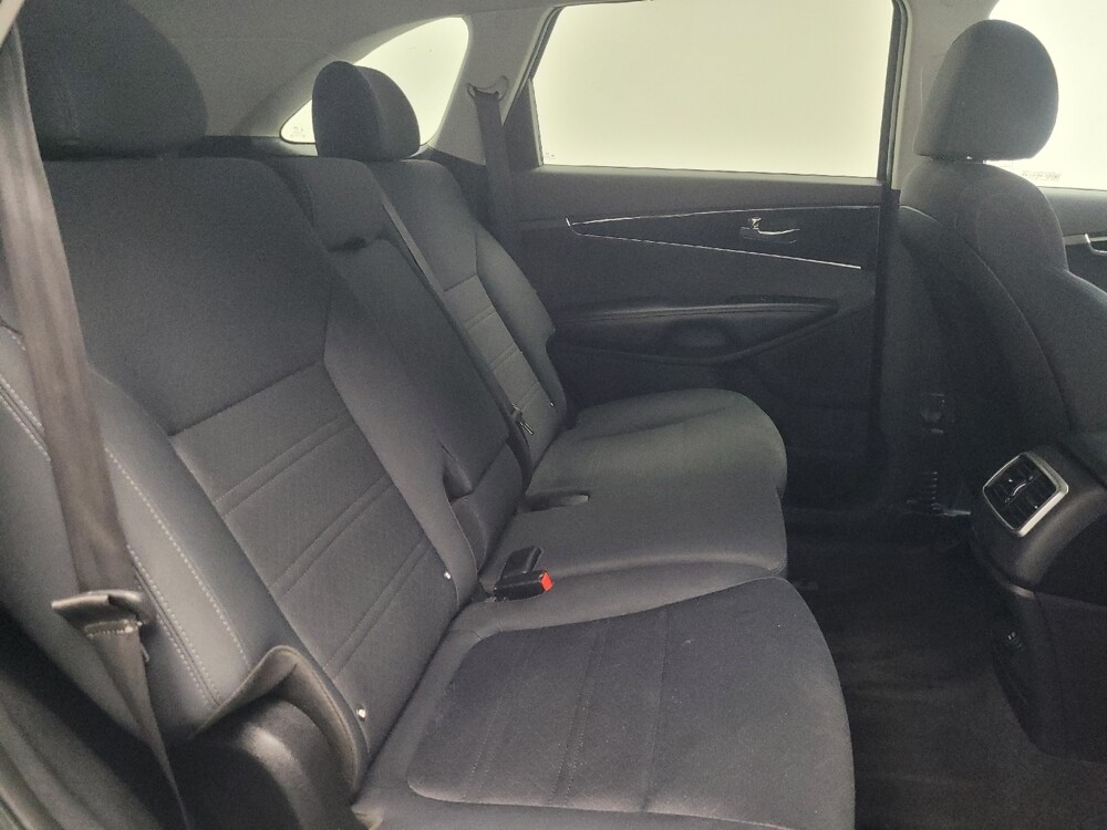 2019 Kia Sorento in Indianapolis, IN 46219 - 18101168 19