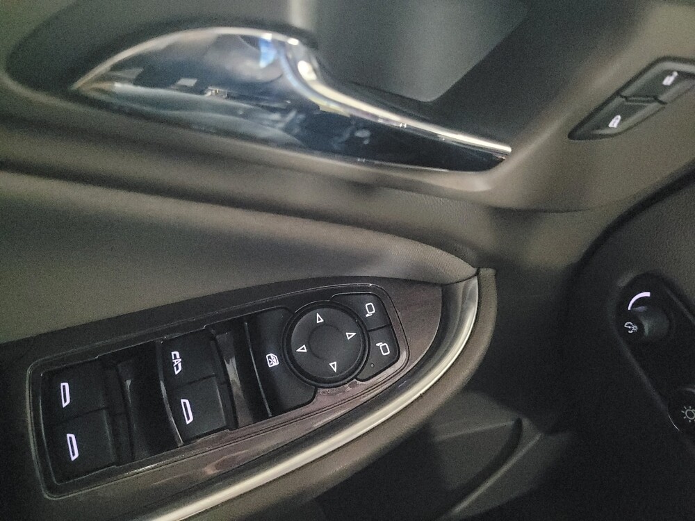 2020 Chevrolet Malibu in Chattanooga, TN 37421 - 18101177 27