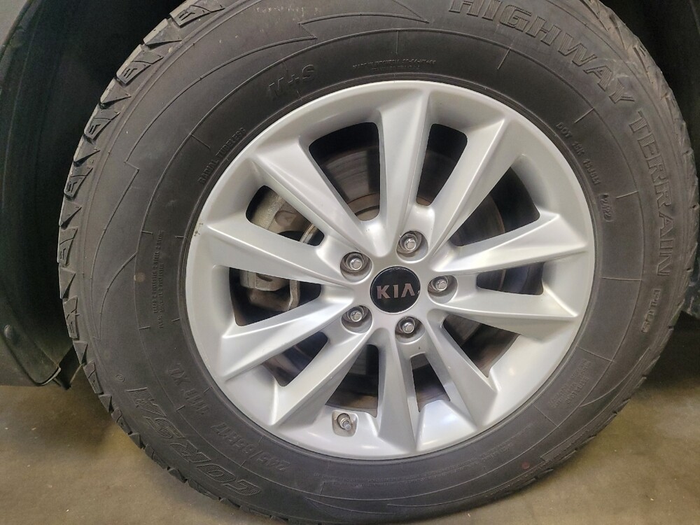 2019 Kia Sorento in Riverside, CA 92504 - 18101186 31