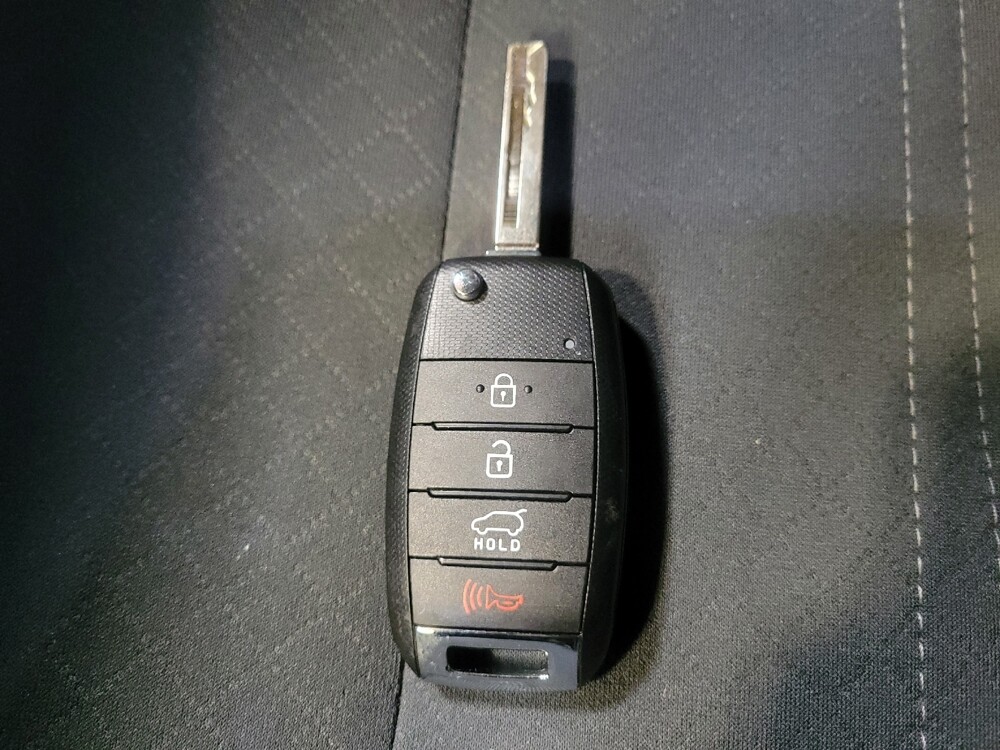 2019 Kia Sorento in Riverside, CA 92504 - 18101186 32