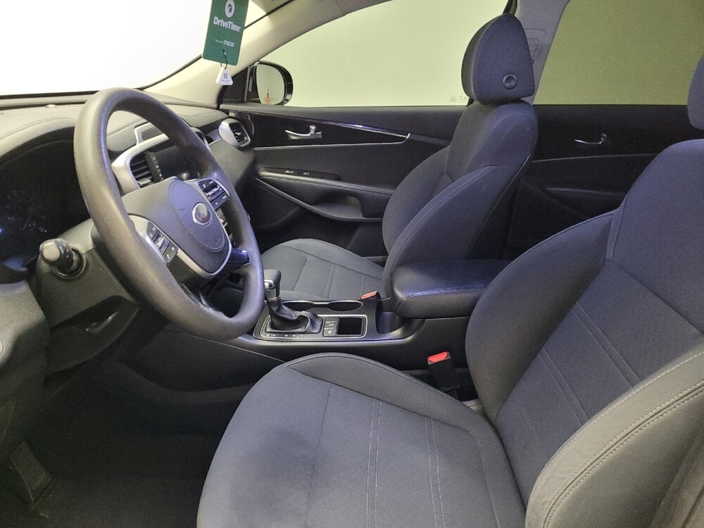 2019 Kia Sorento in Riverside, CA 92504 - 18101186 17