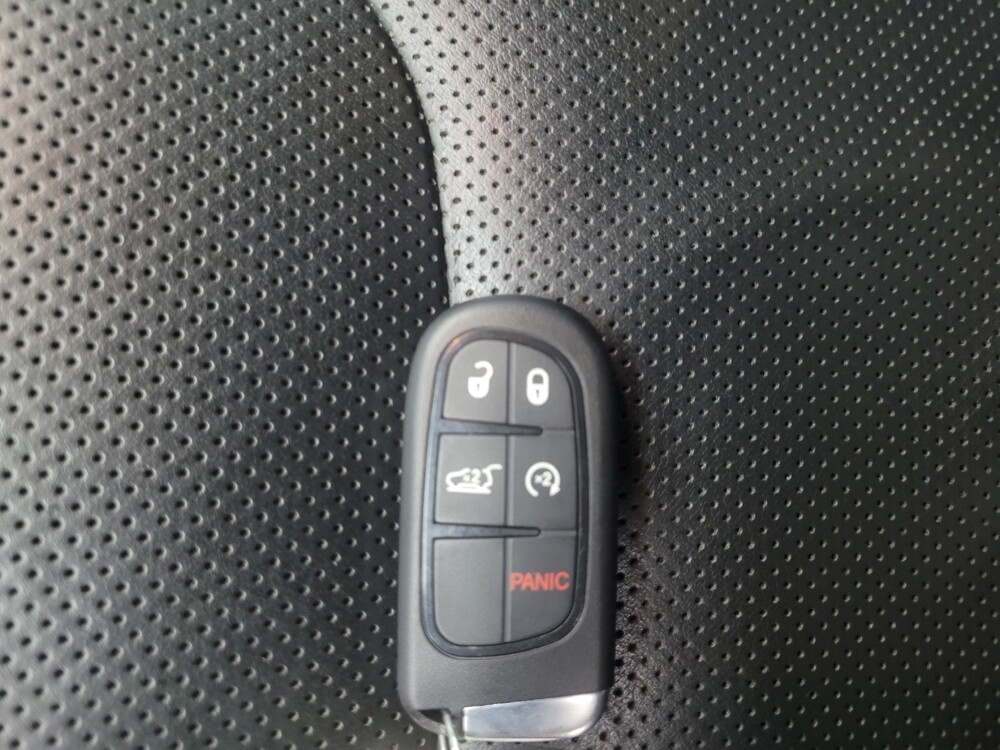 2019 Jeep Cherokee in Indianapolis, IN 46219 - 18101212 32