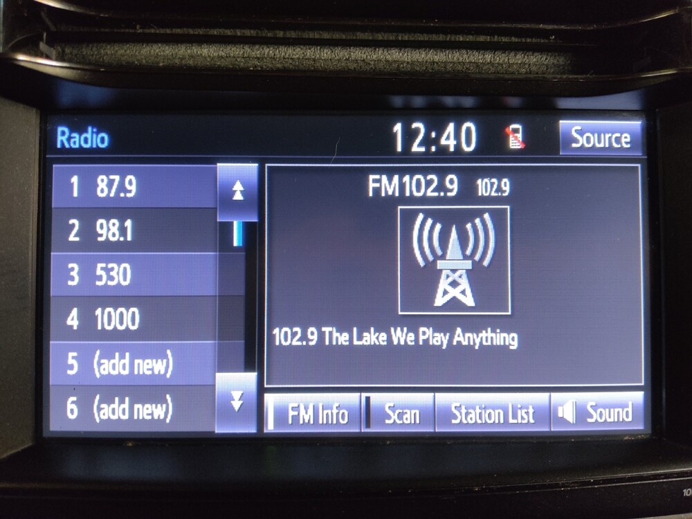 2018 Toyota RAV4 in Greenville, SC 29607 - 18101220 25