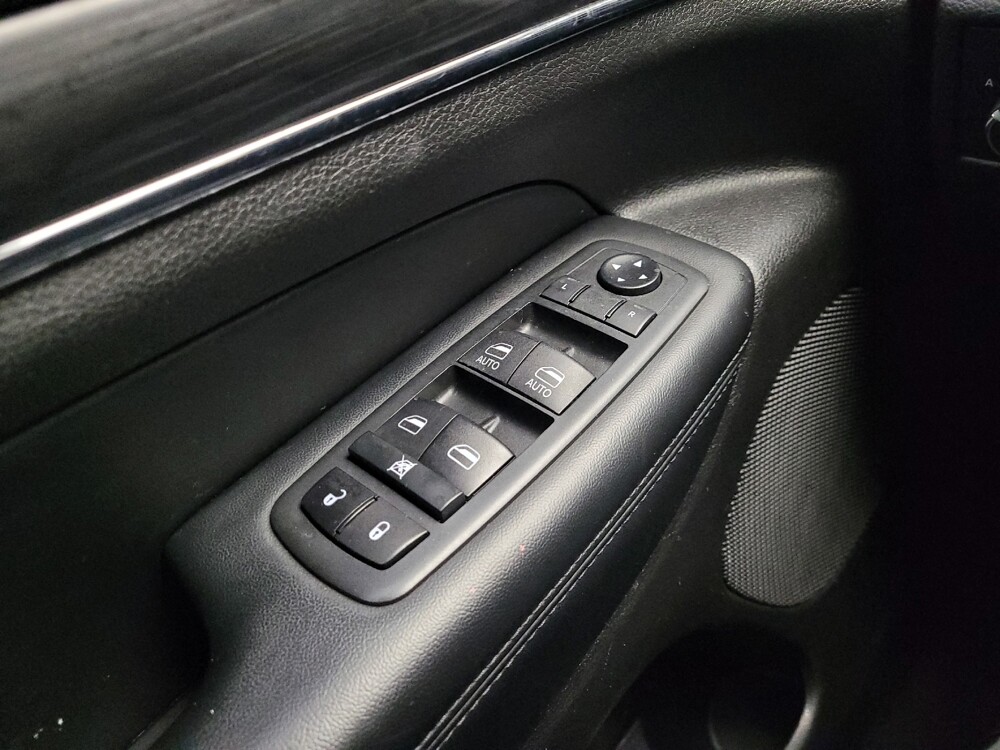 2020 Jeep Grand Cherokee in Taylor, MI 48180 - 18101242 27