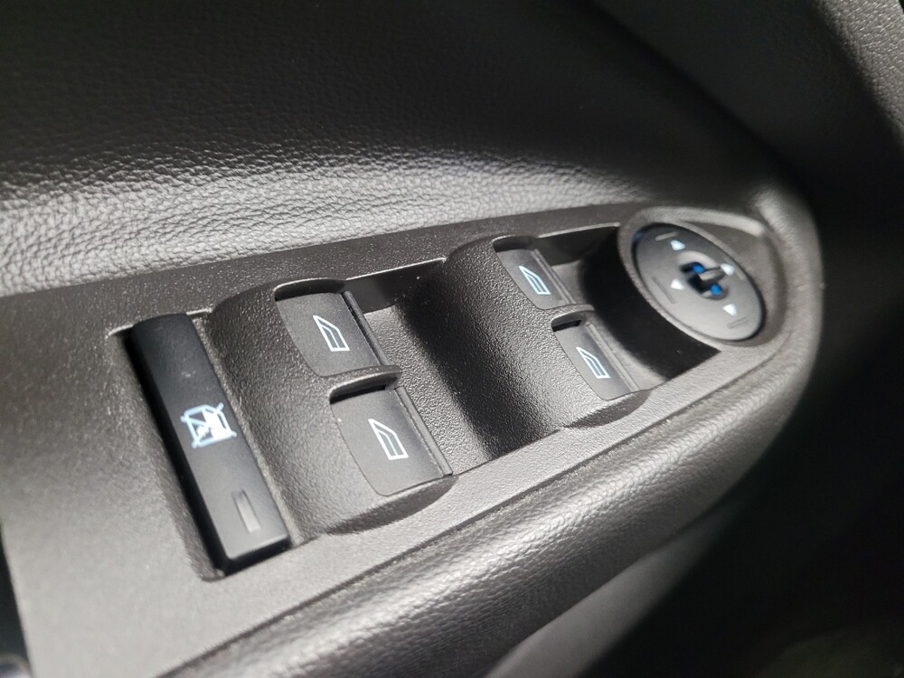 2018 Ford Escape in Taylor, MI 48180 - 18101243 27