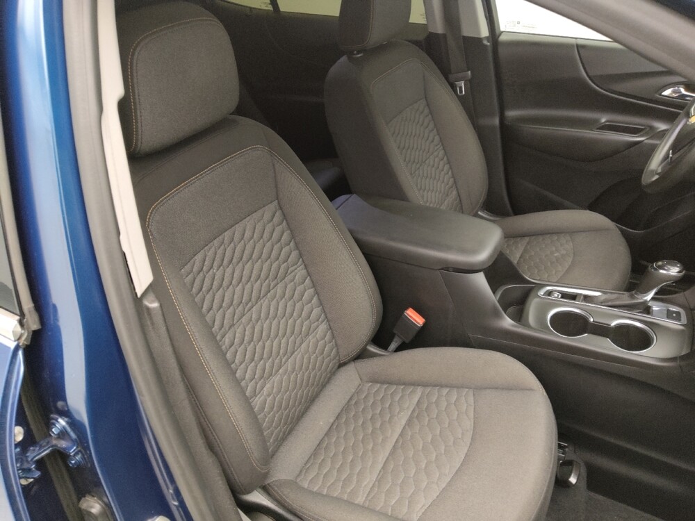 2020 Chevrolet Equinox in St. Louis, MO 63136 - 18101247 21