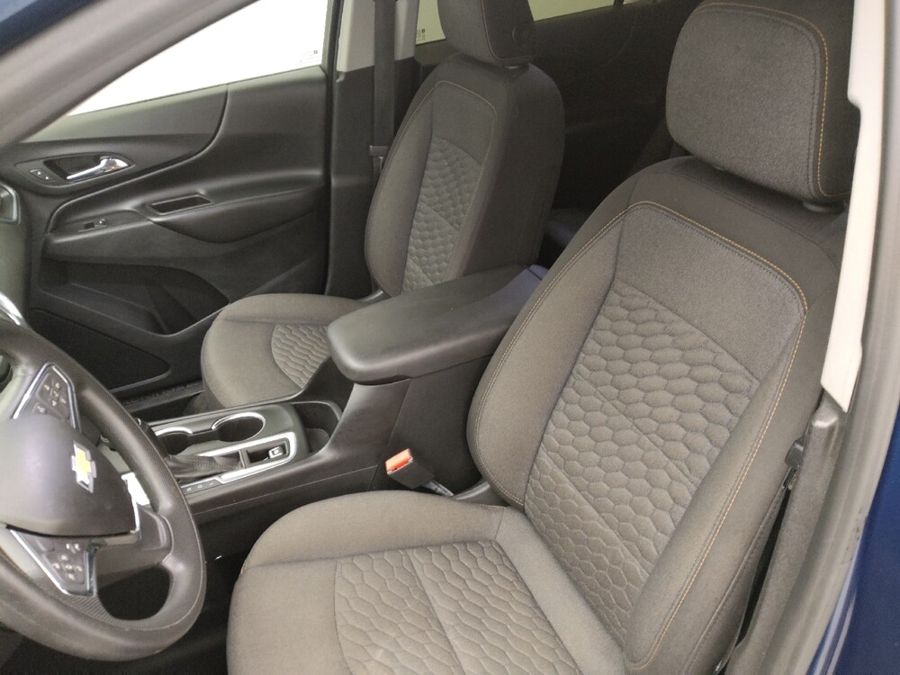 2020 Chevrolet Equinox in St. Louis, MO 63136 - 18101247 17