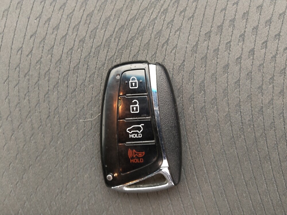 2018 Hyundai Santa Fe in Springfield, MO 65807 - 18101275 32