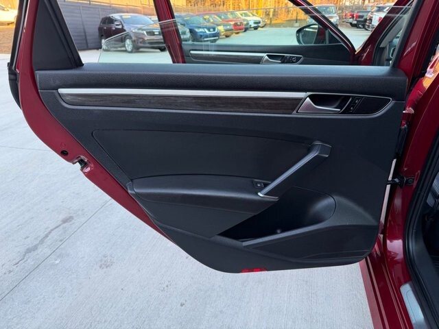 2016 Volkswagen Passat in Knoxville, TN 37920 - 18101281 8