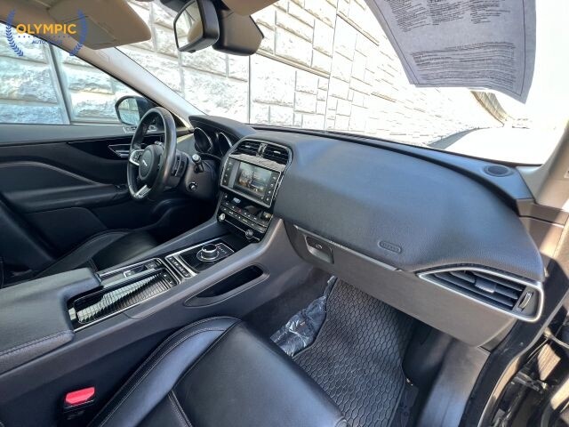 2018 Jaguar F-PACE in Decatur, GA 30032 - 18101283 22