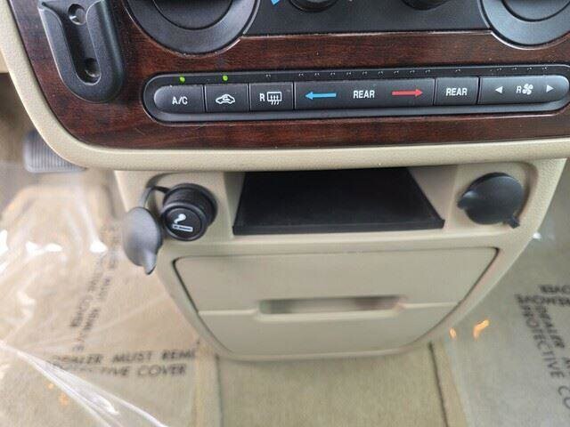 2006 Ford Freestar in Mesa, AZ 85212 - 18101303 22