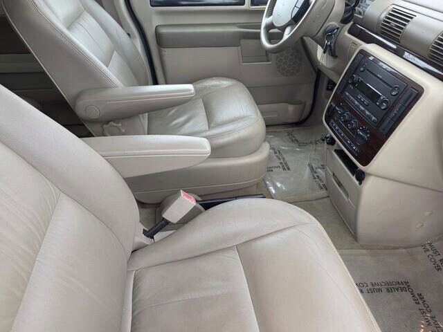 2006 Ford Freestar in Mesa, AZ 85212 - 18101303 66