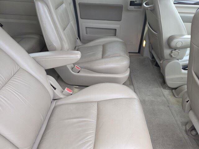 2006 Ford Freestar in Mesa, AZ 85212 - 18101303 30