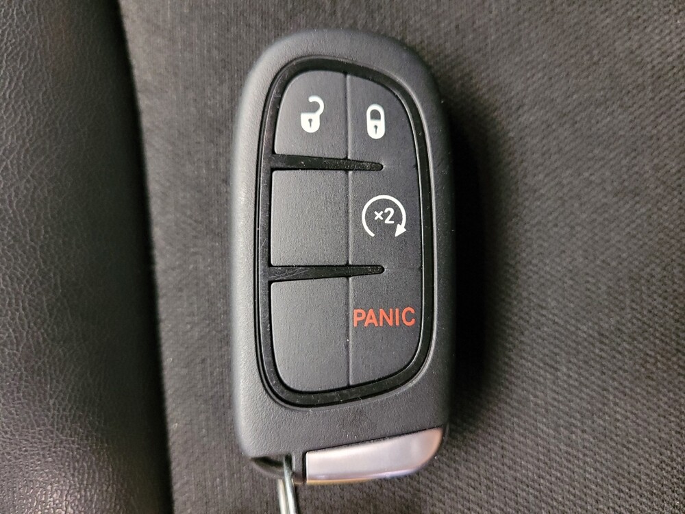 2019 Jeep Cherokee in Downey, CA 90241 - 18101311 32