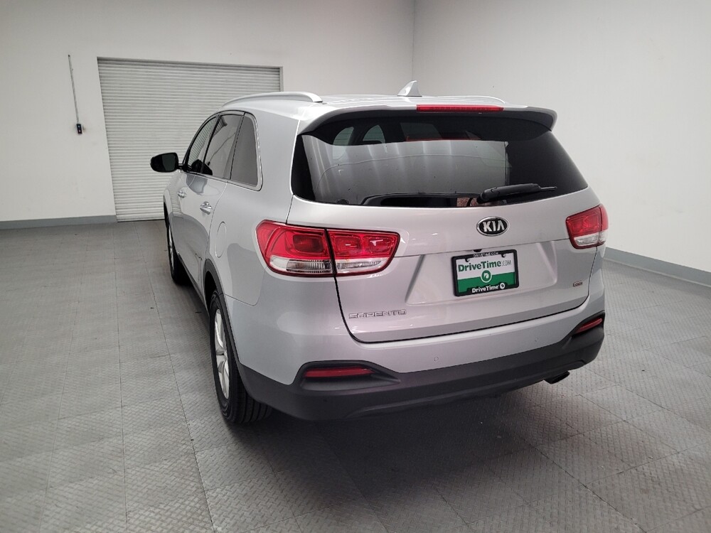 2017 Kia Sorento in Sacramento, CA 95821 - 18101312 6