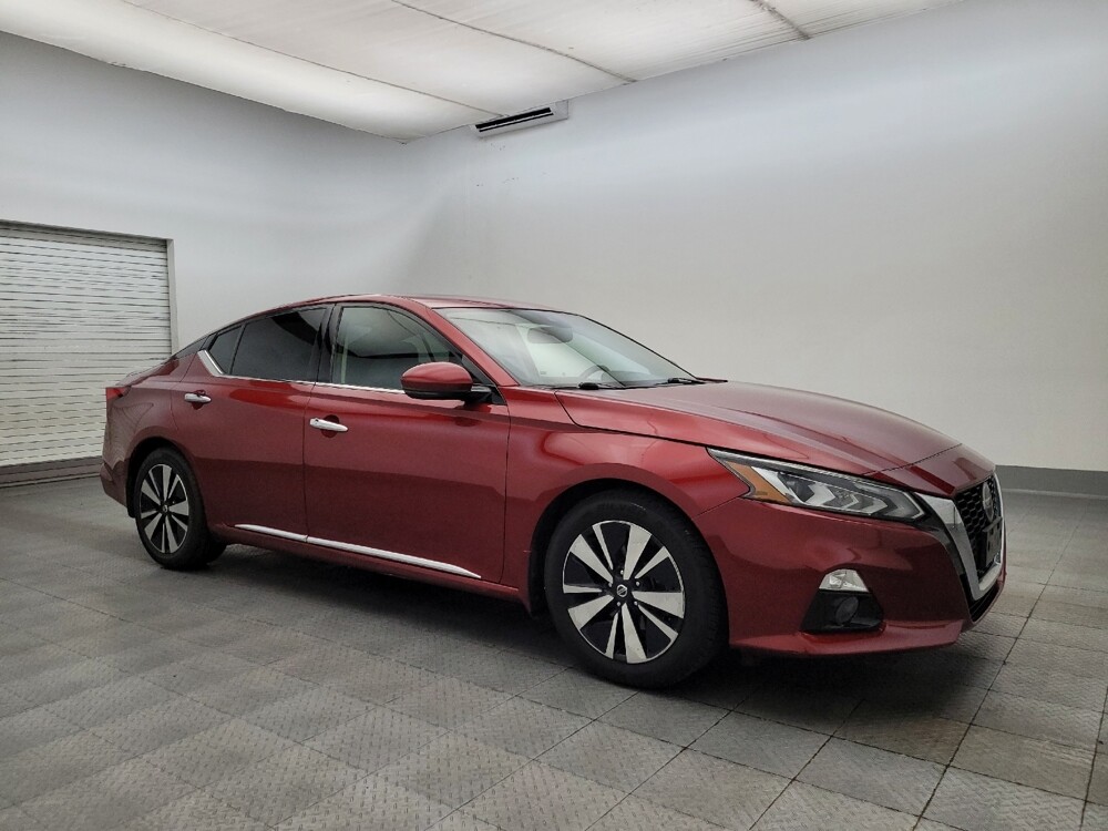 2019 Nissan Altima in Glendale, AZ 85301 - 18101345 11