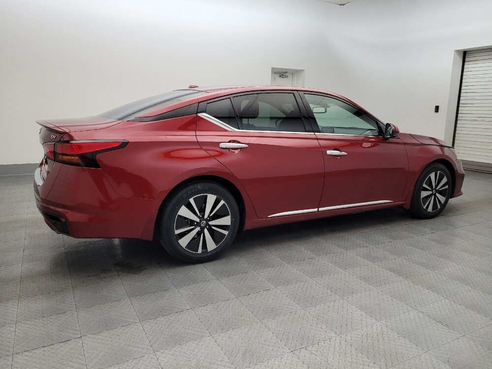 2019 Nissan Altima in Glendale, AZ 85301 - 18101345 10