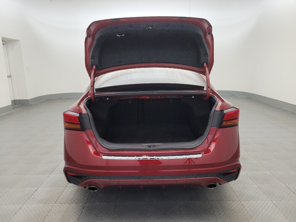 2019 Nissan Altima in Glendale, AZ 85301 - 18101345 29