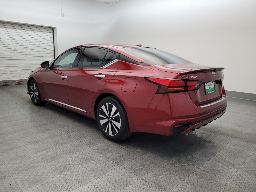 2019 Nissan Altima in Glendale, AZ 85301 - 18101345 5