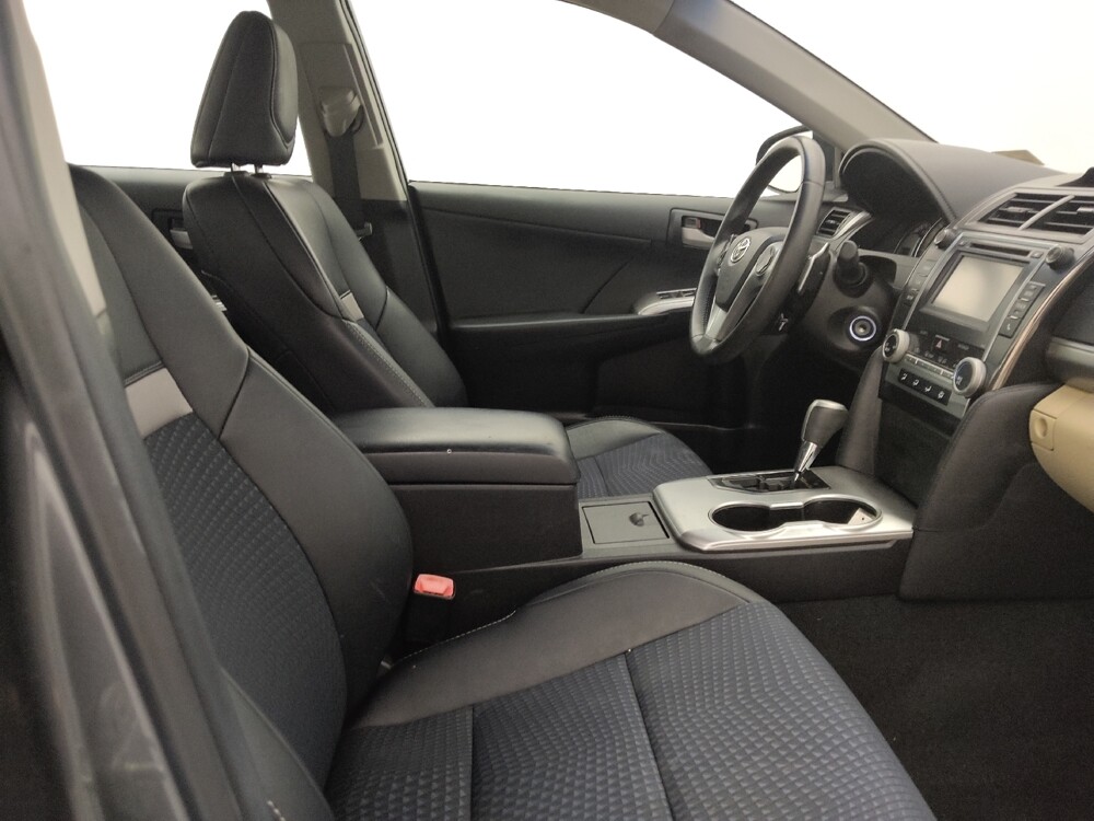 2014 Toyota Camry in Tampa, FL 33619 - 18101360 21