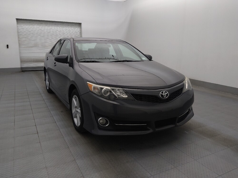 2014 Toyota Camry in Tampa, FL 33619 - 18101360 13