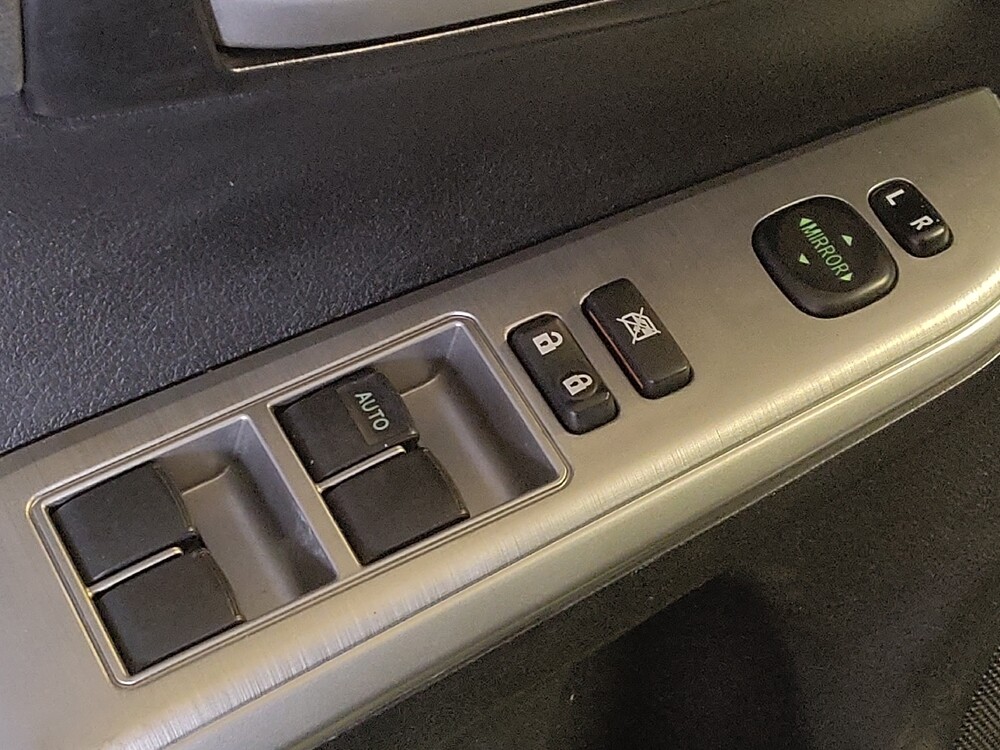 2014 Toyota Camry in Tampa, FL 33619 - 18101360 27