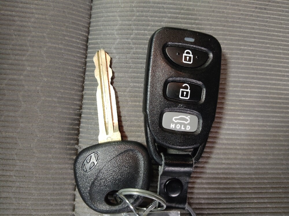 2017 Hyundai Elantra in Lakeland, FL 33815 - 18101361 32