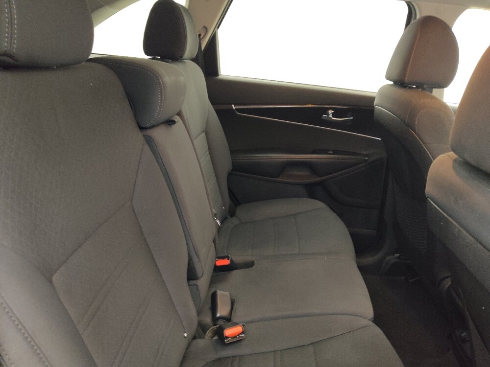 2019 Kia Sorento in Tampa, FL 33612 - 18101364 19