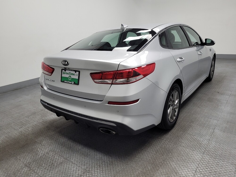 2019 Kia Optima in Las Vegas, NV 89104 - 18101374 9
