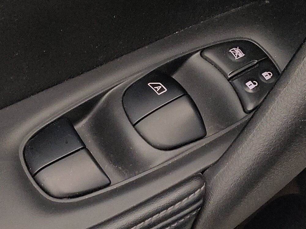 2018 Nissan Rogue in Tallahassee, FL 32304 - 18101380 27