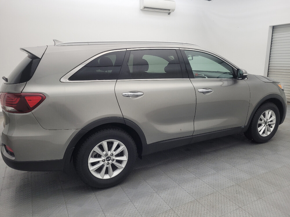 2019 Kia Sorento in Houston, TX 77034 - 18101405 10