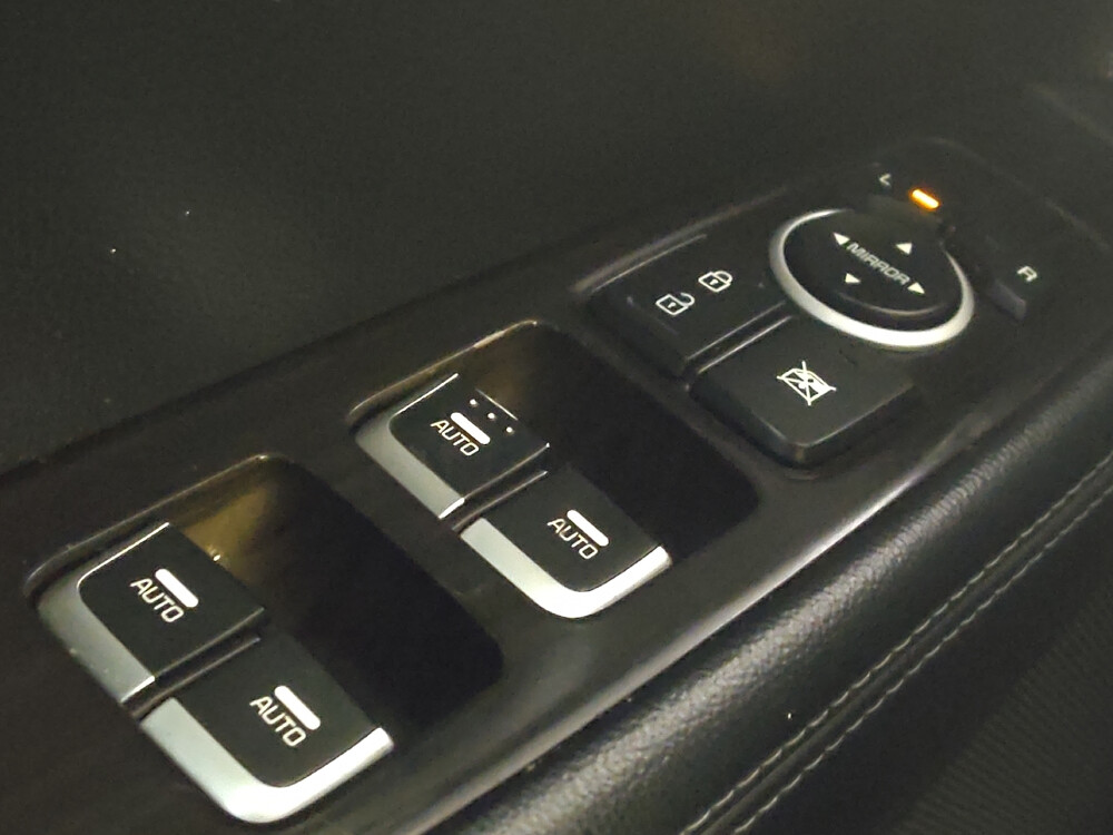 2019 Kia Sorento in Houston, TX 77034 - 18101405 27