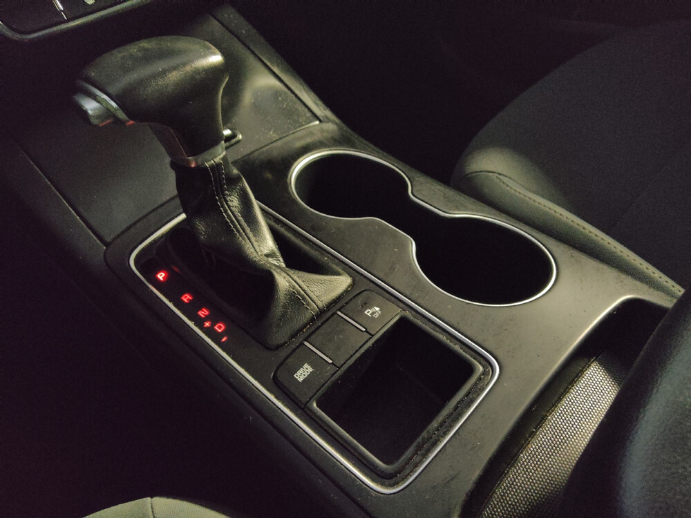 2019 Kia Sorento in Houston, TX 77034 - 18101405 26