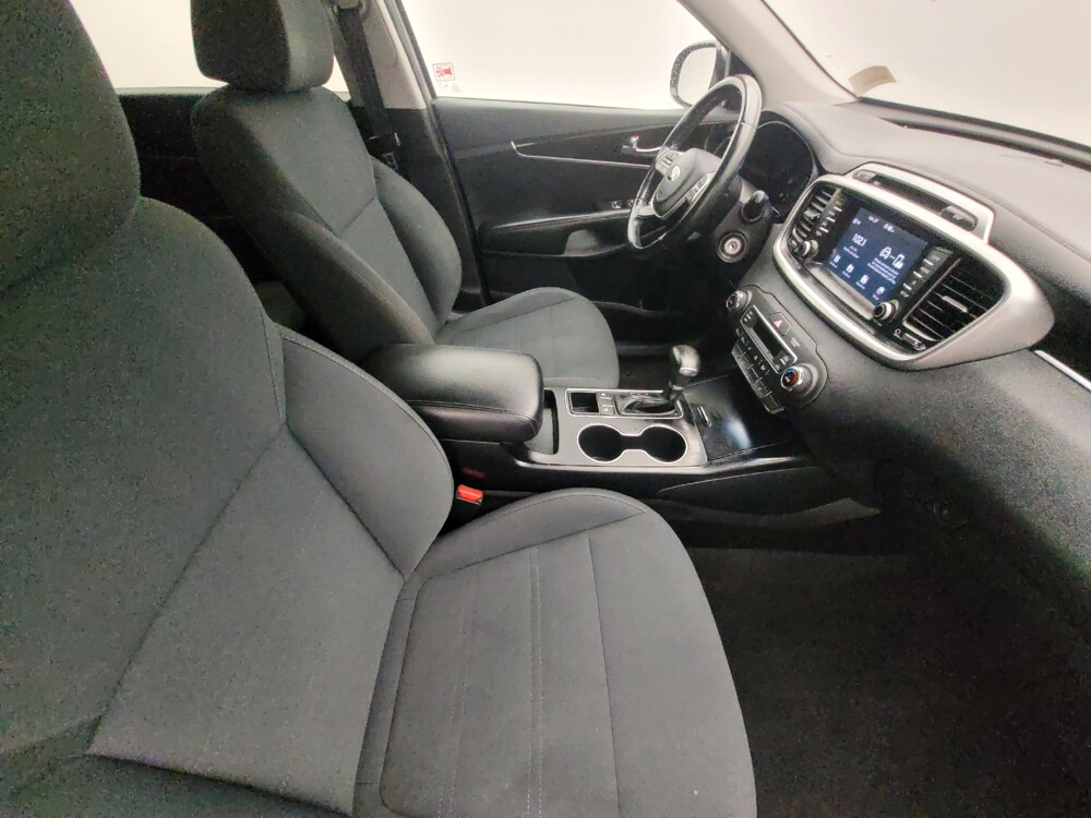 2019 Kia Sorento in Houston, TX 77034 - 18101405 21