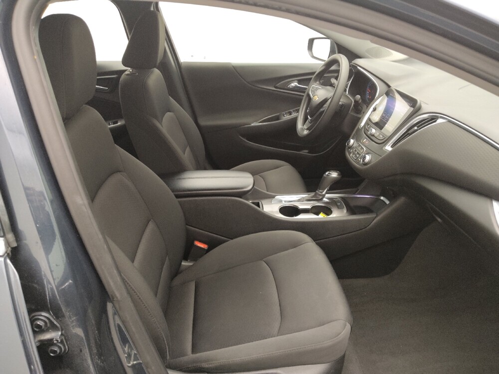 2020 Chevrolet Malibu in Houston, TX 77034 - 18101415 21