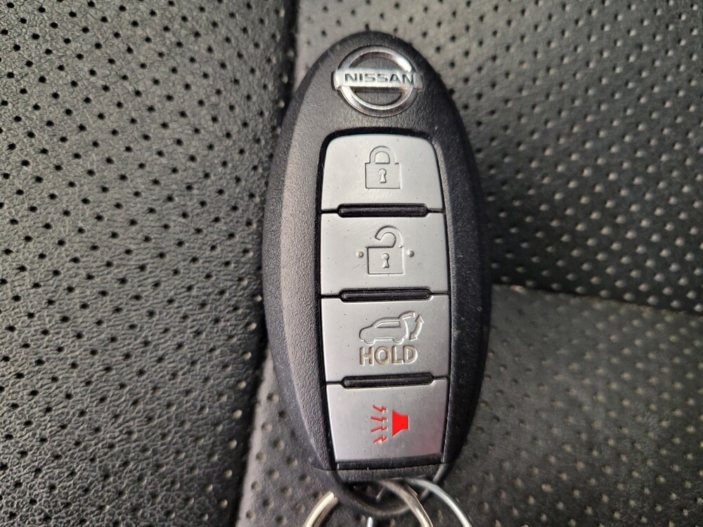 2016 Nissan Rogue in Louisville, KY 40258 - 18101419 32