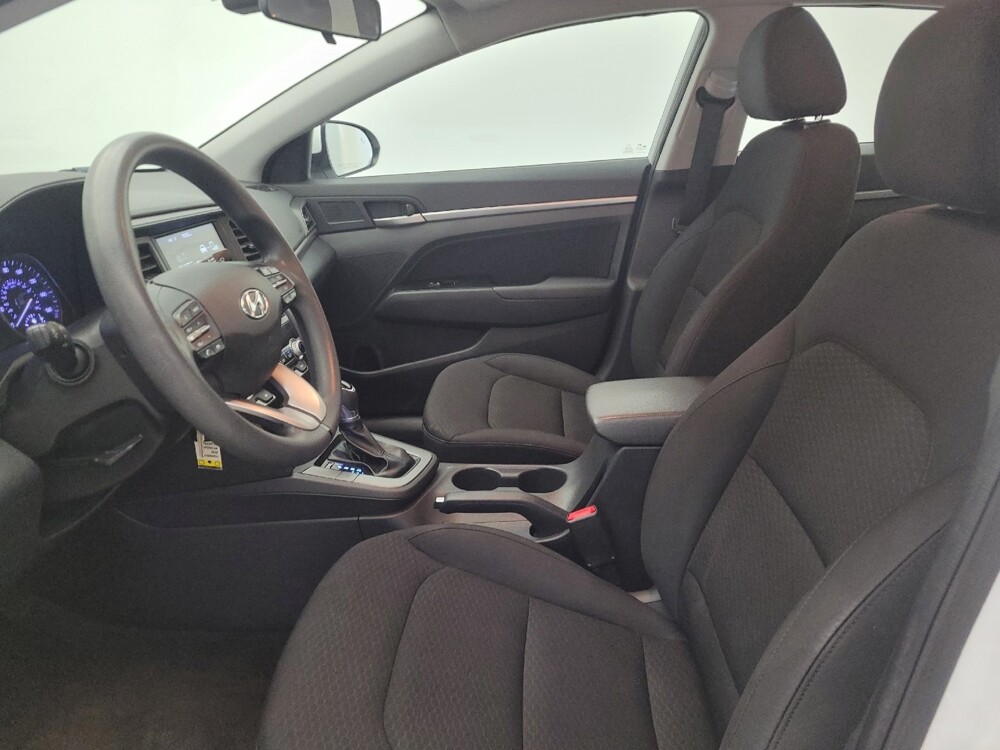 2020 Hyundai Elantra in Louisville, KY 40258 - 18101424 17