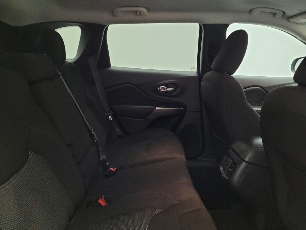 2021 Jeep Cherokee in Columbus, OH 43228 - 18101426 19