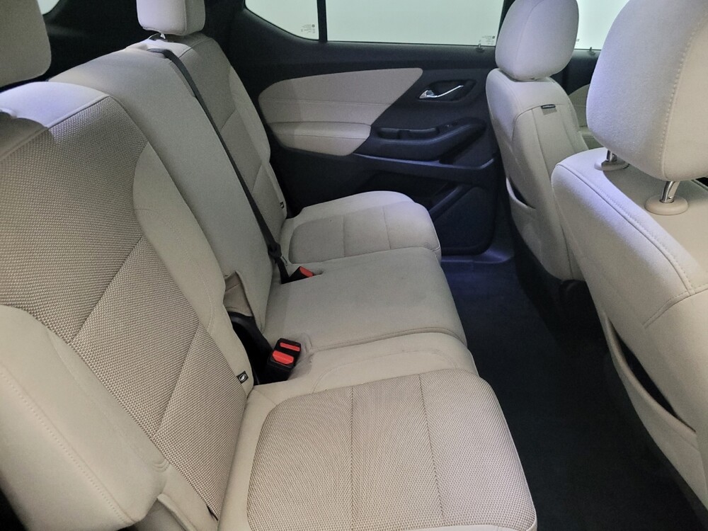 2022 Chevrolet Traverse in Williamstown, NJ 8094 - 18101439 19