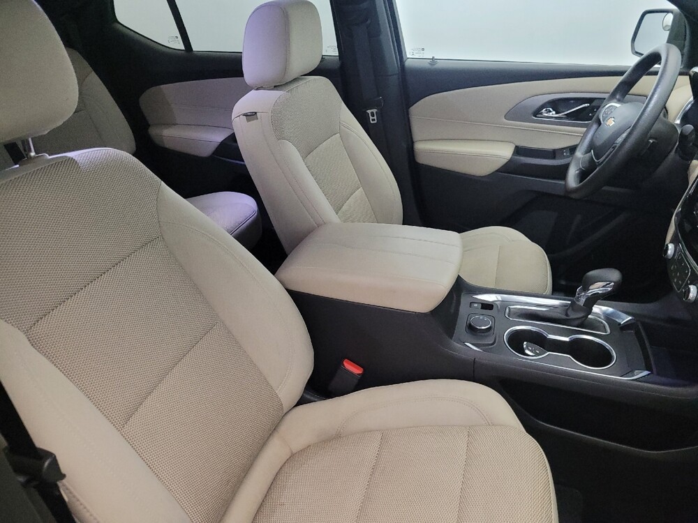 2022 Chevrolet Traverse in Williamstown, NJ 8094 - 18101439 21